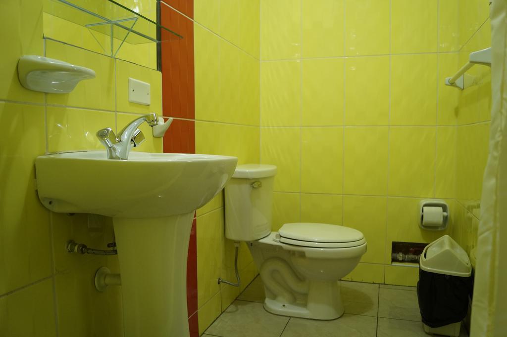 Hotel Los Gladiolos Кахамарка Экстерьер фото