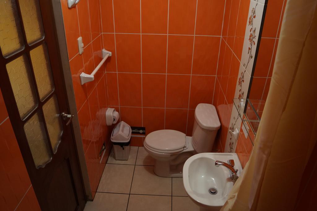 Hotel Los Gladiolos Кахамарка Экстерьер фото