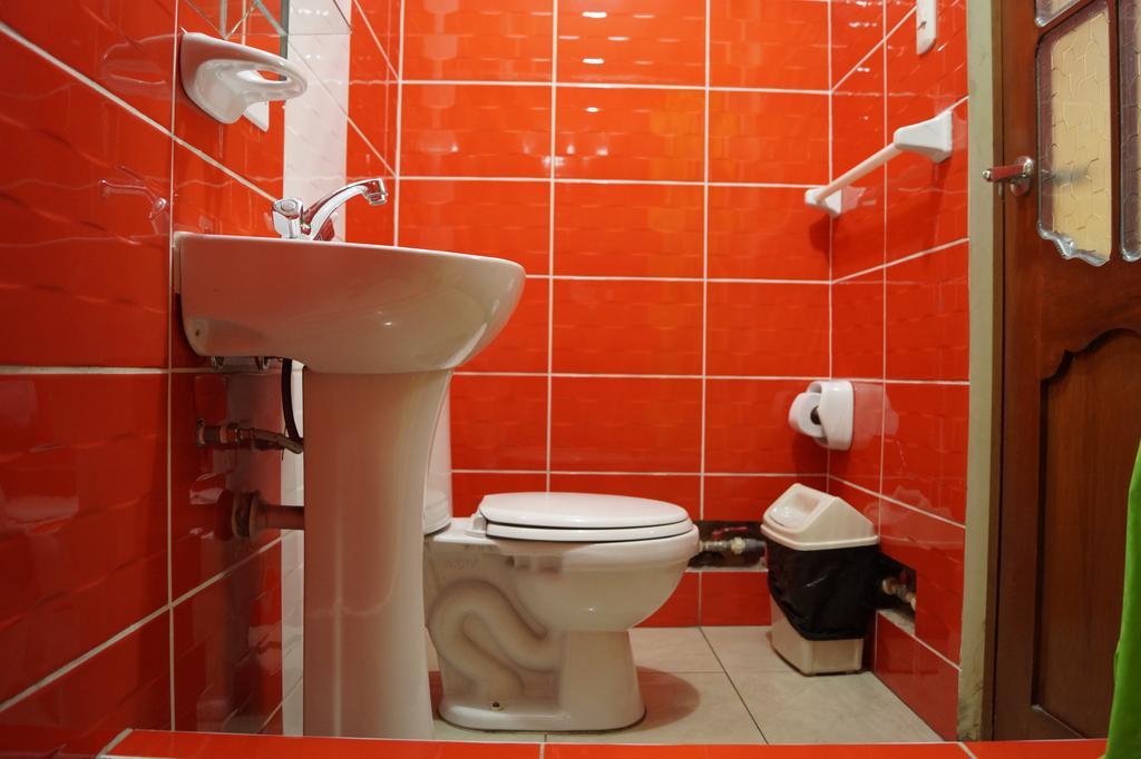 Hotel Los Gladiolos Кахамарка Экстерьер фото