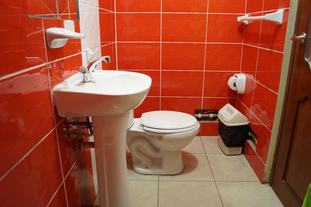Hotel Los Gladiolos Кахамарка Экстерьер фото