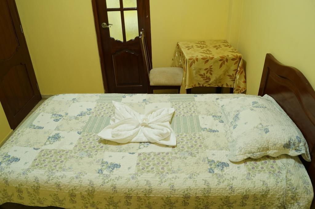 Hotel Los Gladiolos Кахамарка Экстерьер фото